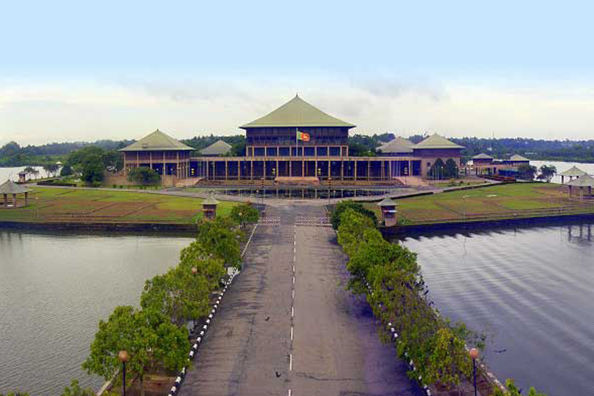 ආරක්ෂක මාණ්ඩලික ප්‍රධානී පනත් කෙටුම්පත සංශෝධන රහිතව සම්මත වෙයි